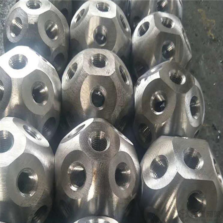 六盘水螺栓球网架加工安装方法